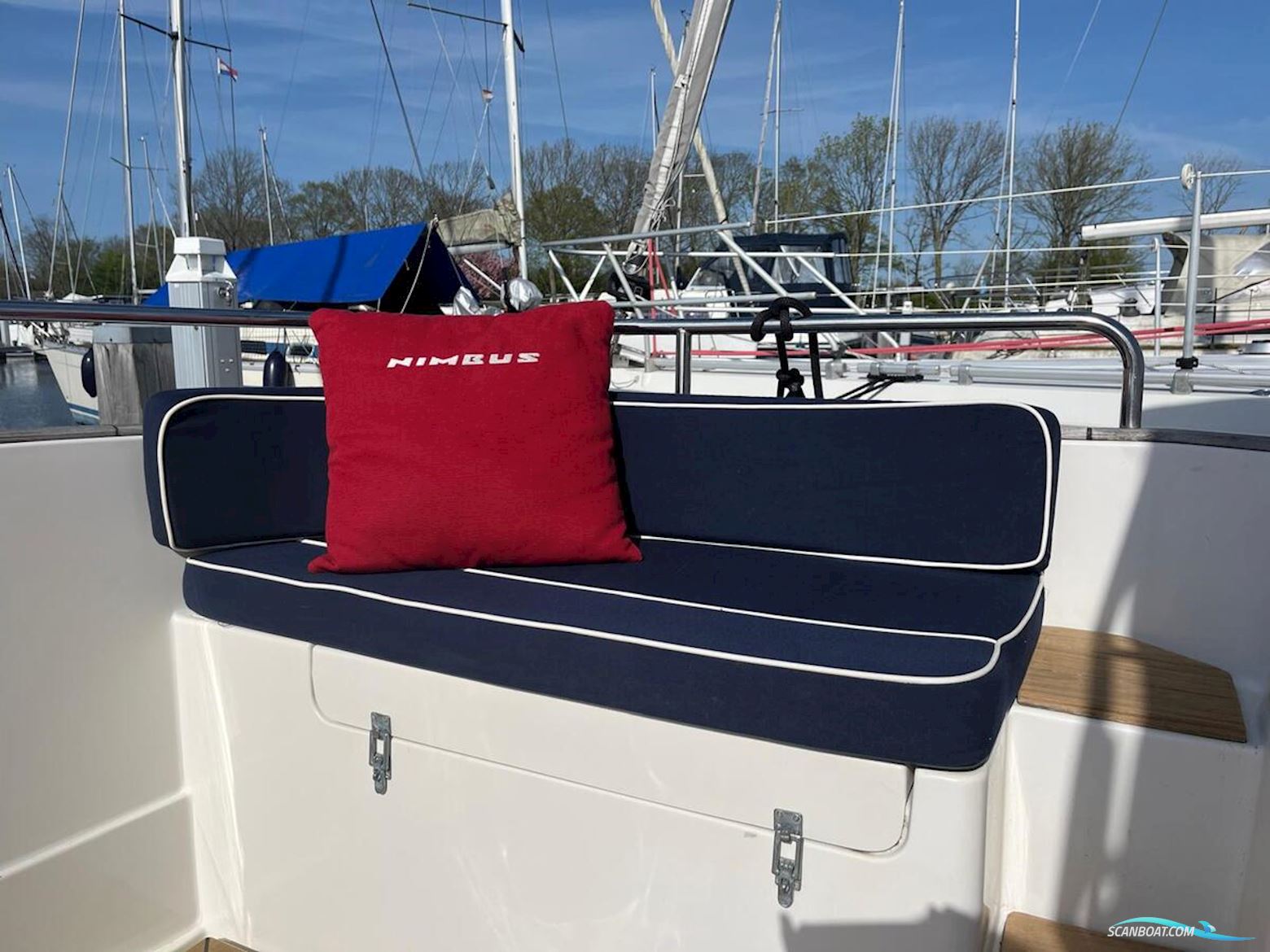 Nimbus 380 Commander