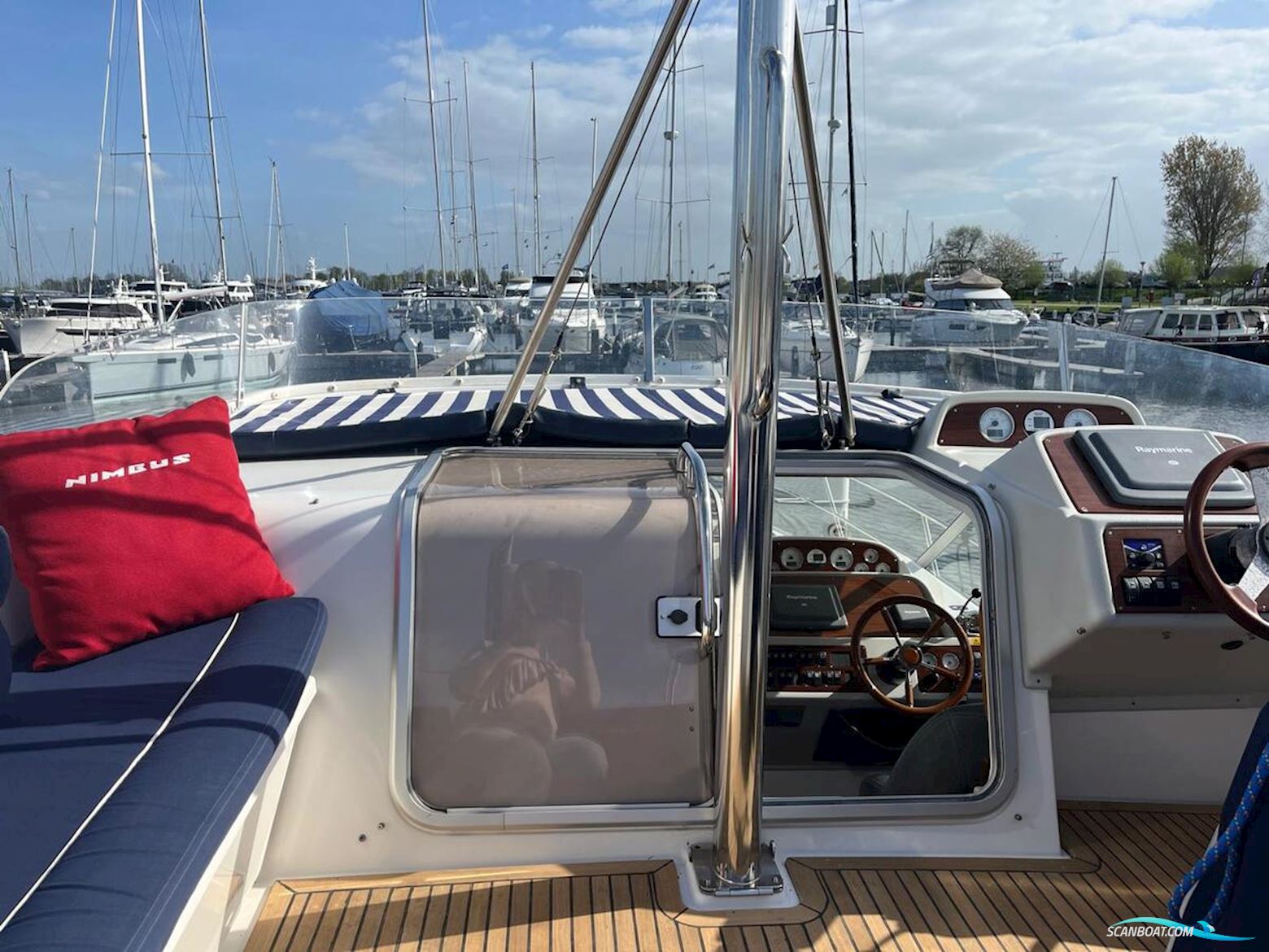 Nimbus 380 Commander