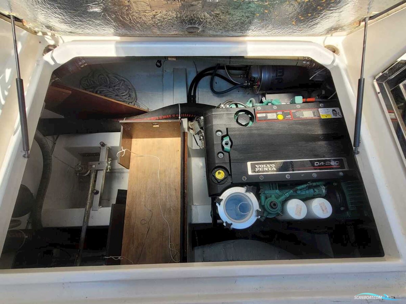 Nimbus 380 Commander