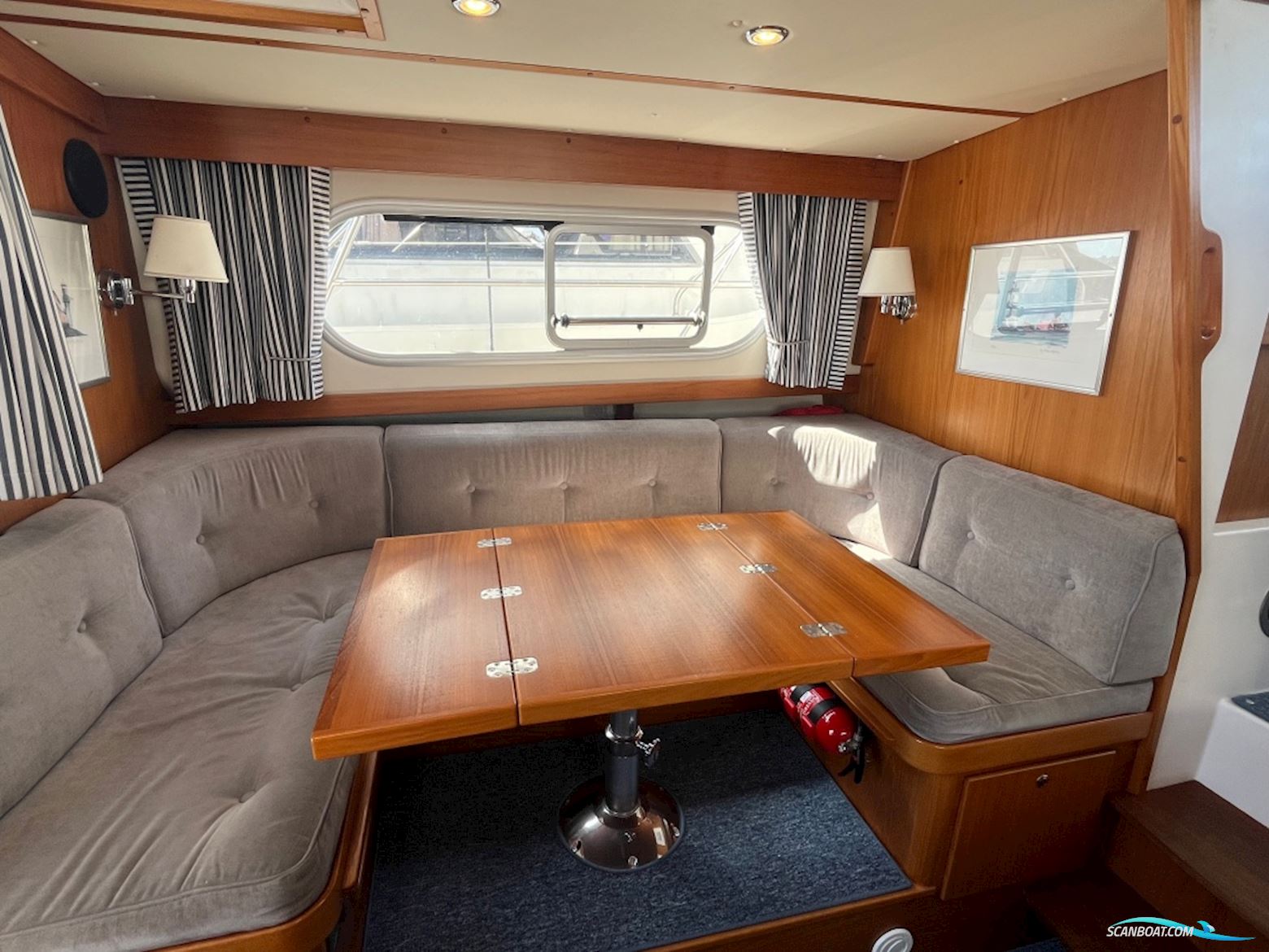 Nimbus 380 Commander