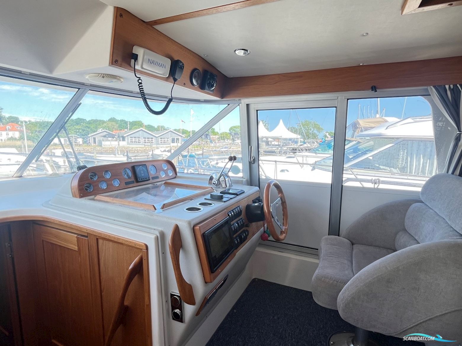 Nimbus 380 Commander