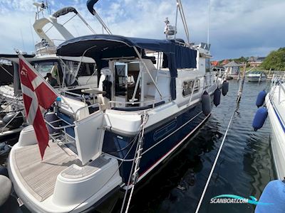 Nimbus 380 Commander Motorboat 2004, with Volvo Penta KAMD43P engine, Denmark