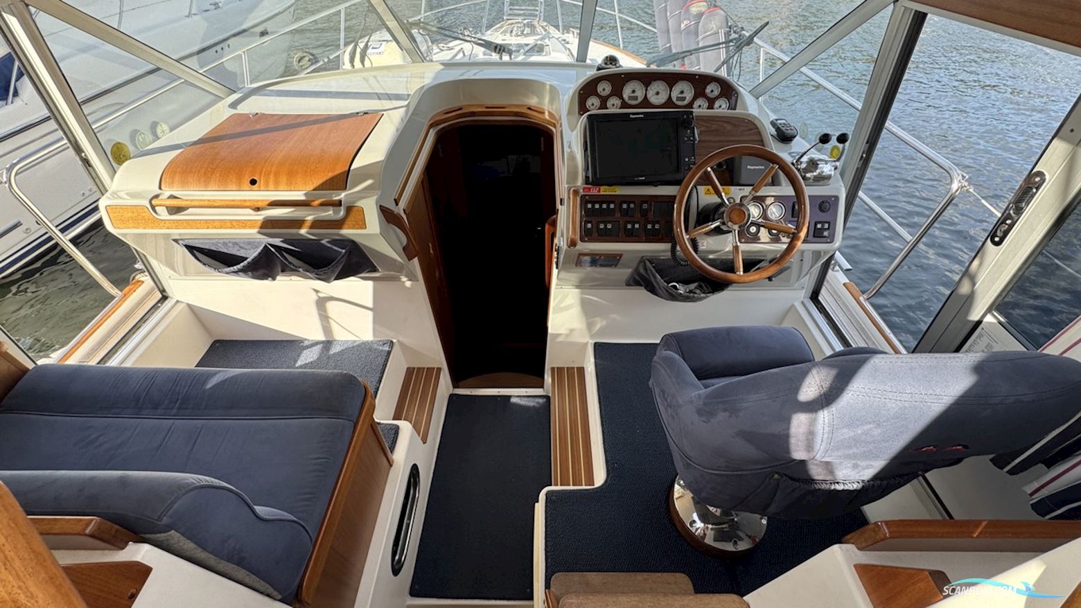 Nimbus 380 Commander