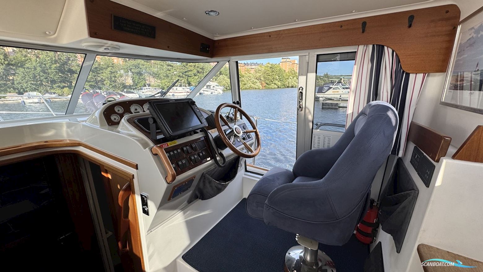 Nimbus 380 Commander