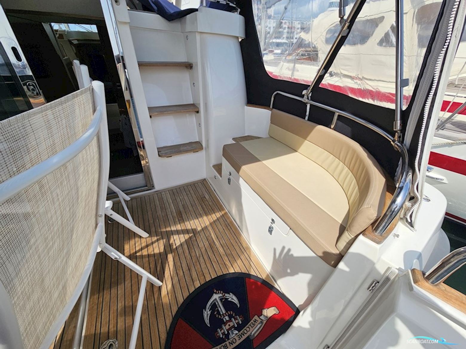 Nimbus 380 Commander