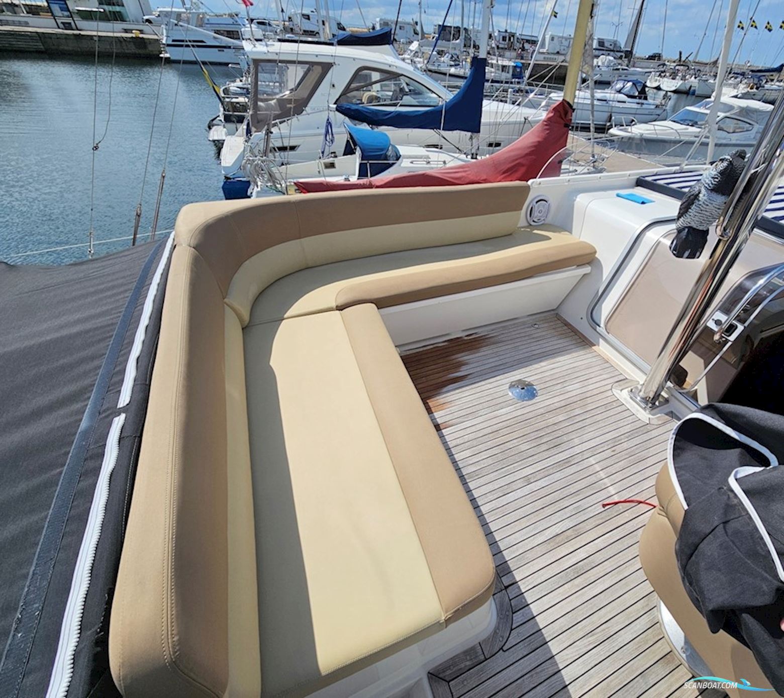 Nimbus 380 Commander