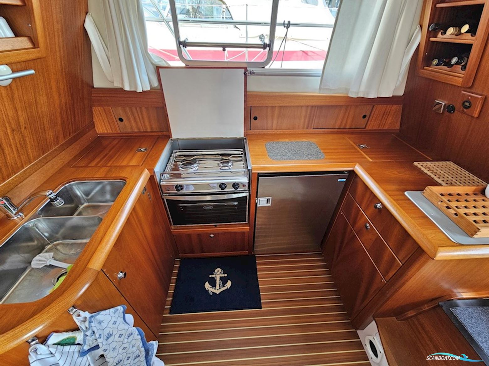 Nimbus 380 Commander