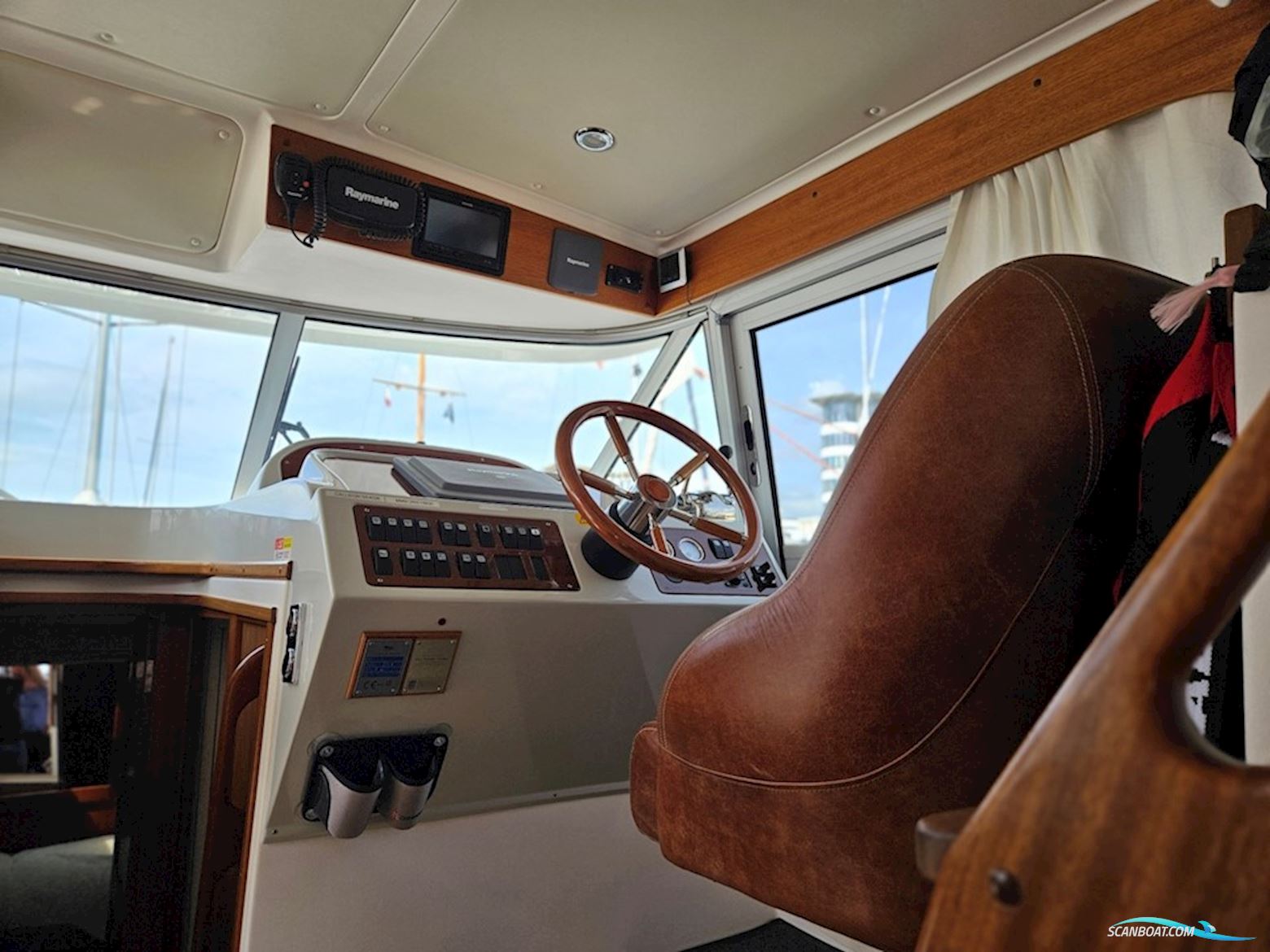 Nimbus 380 Commander