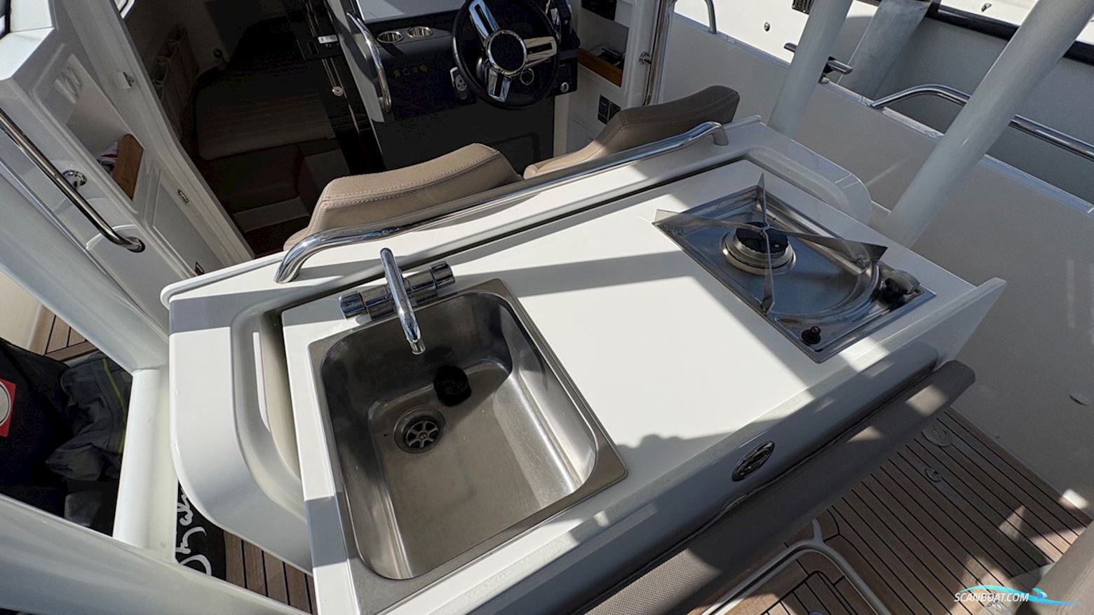 Nimbus Tender 9