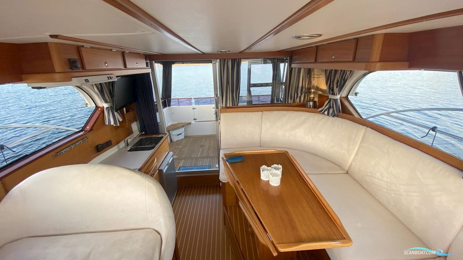 NORD WEST 390 FLYBRIDGE