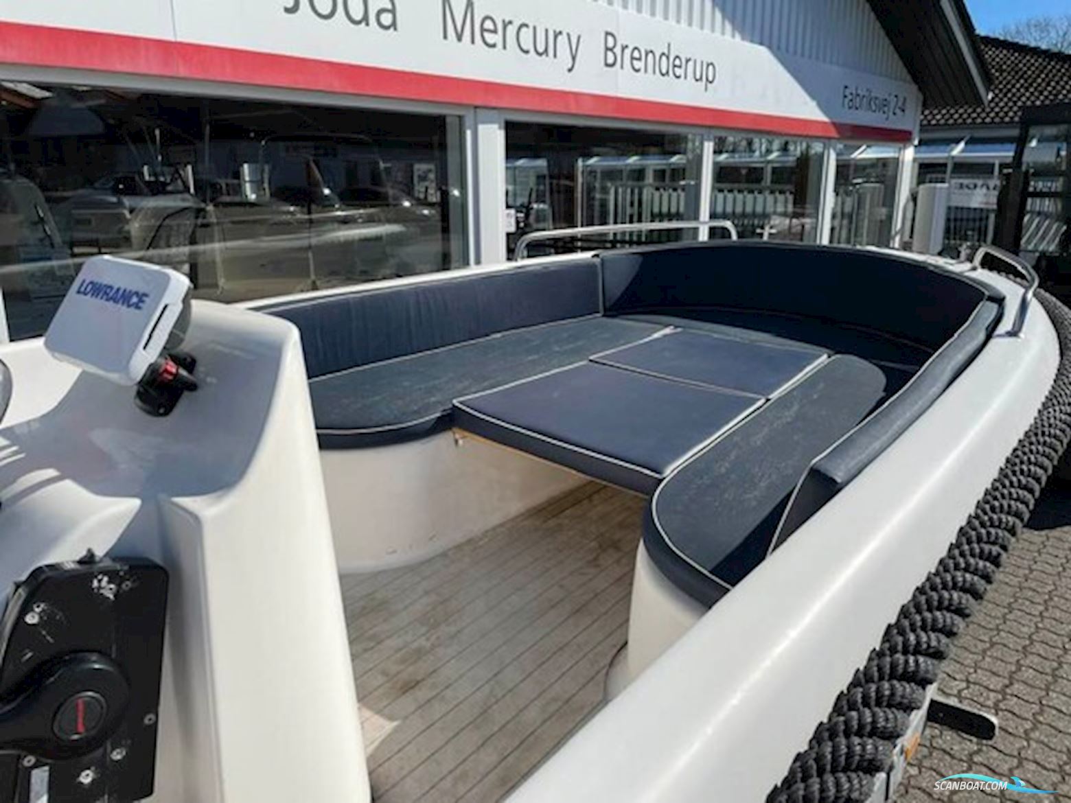 Nydam 500 Classic med 40 hk Mercury-EFI 4 takt og Brenderup trailer - Anvisningssalg