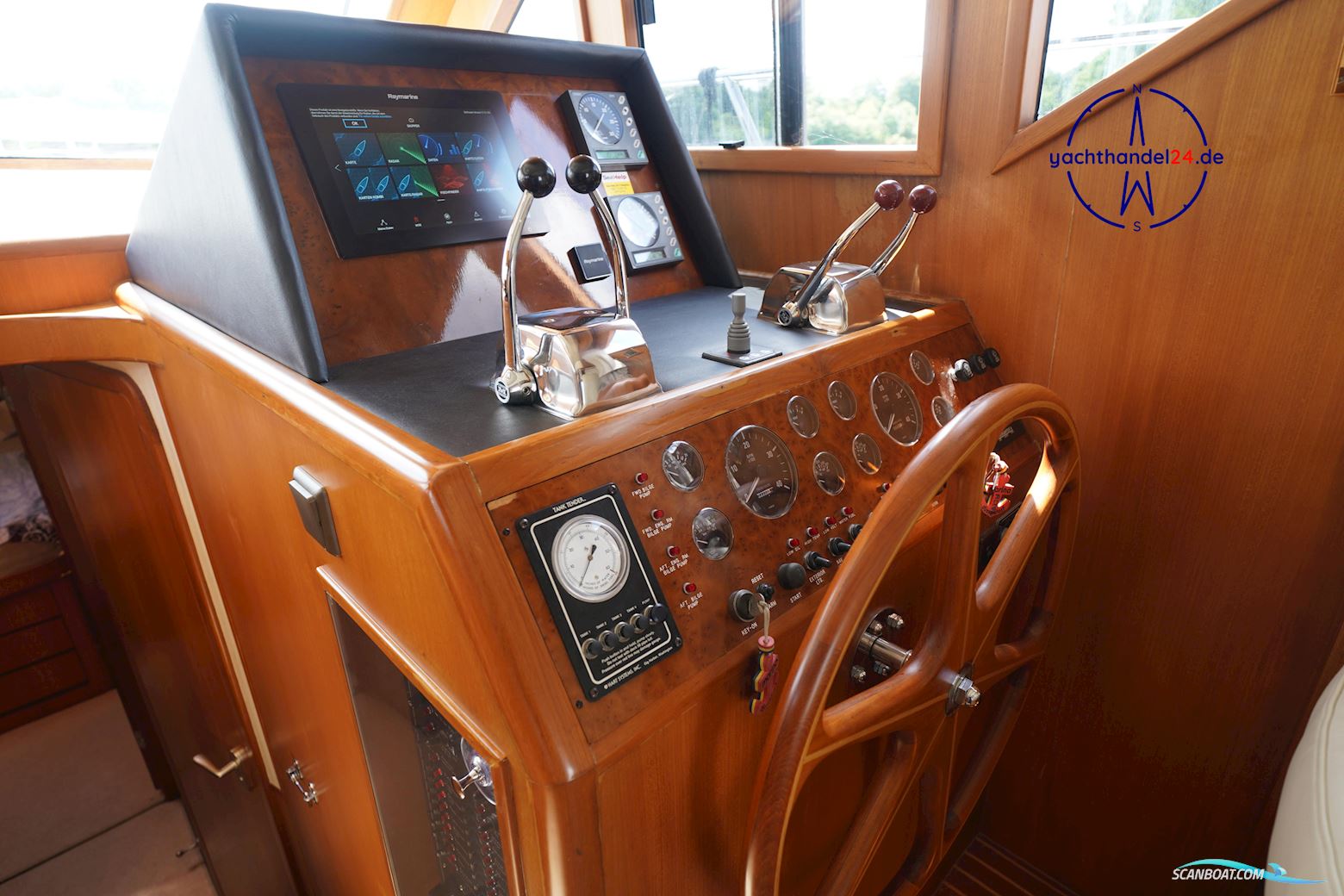 Ocean Alexander Altus 42