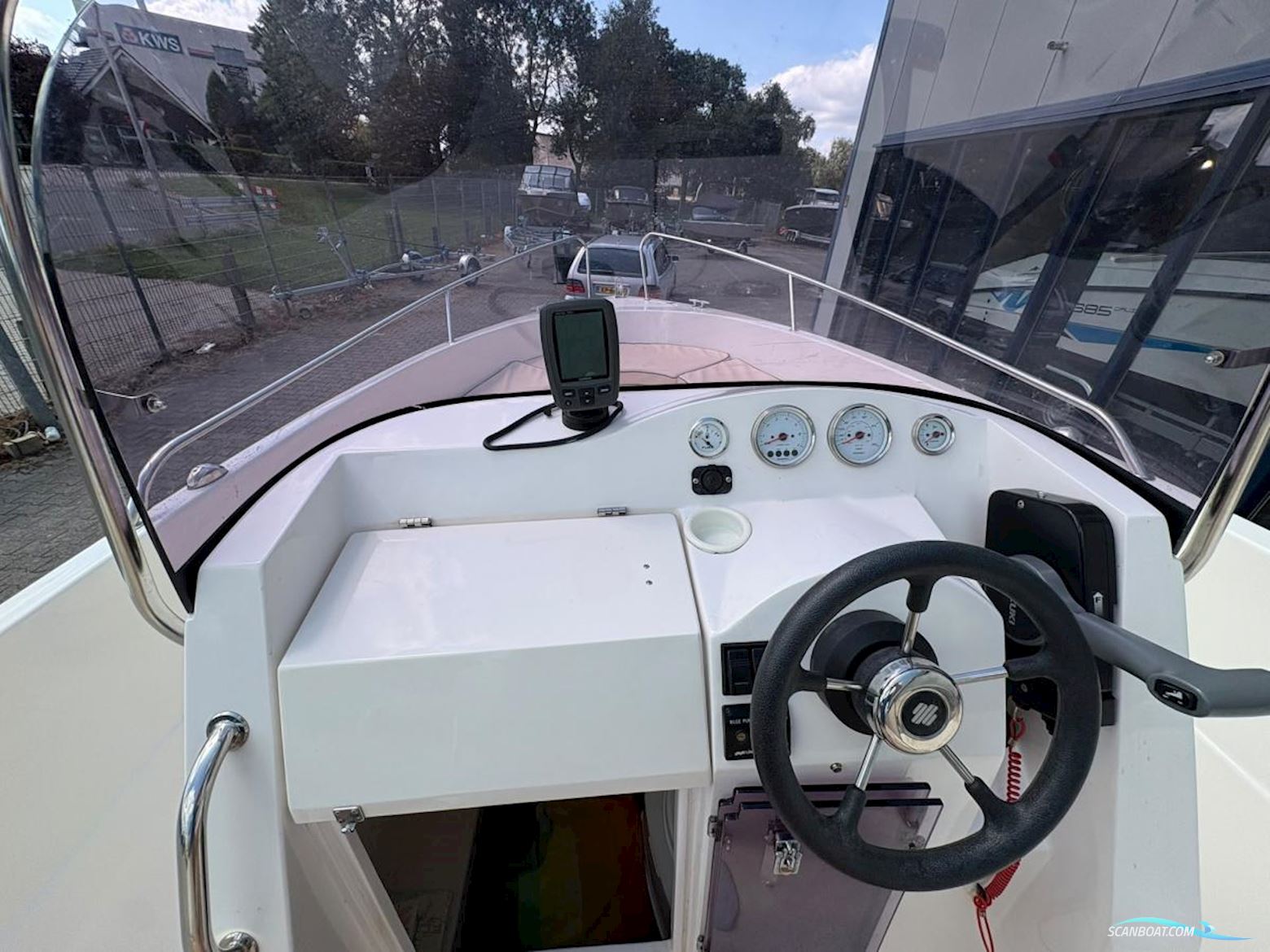 Ocean Master 550 Center Console