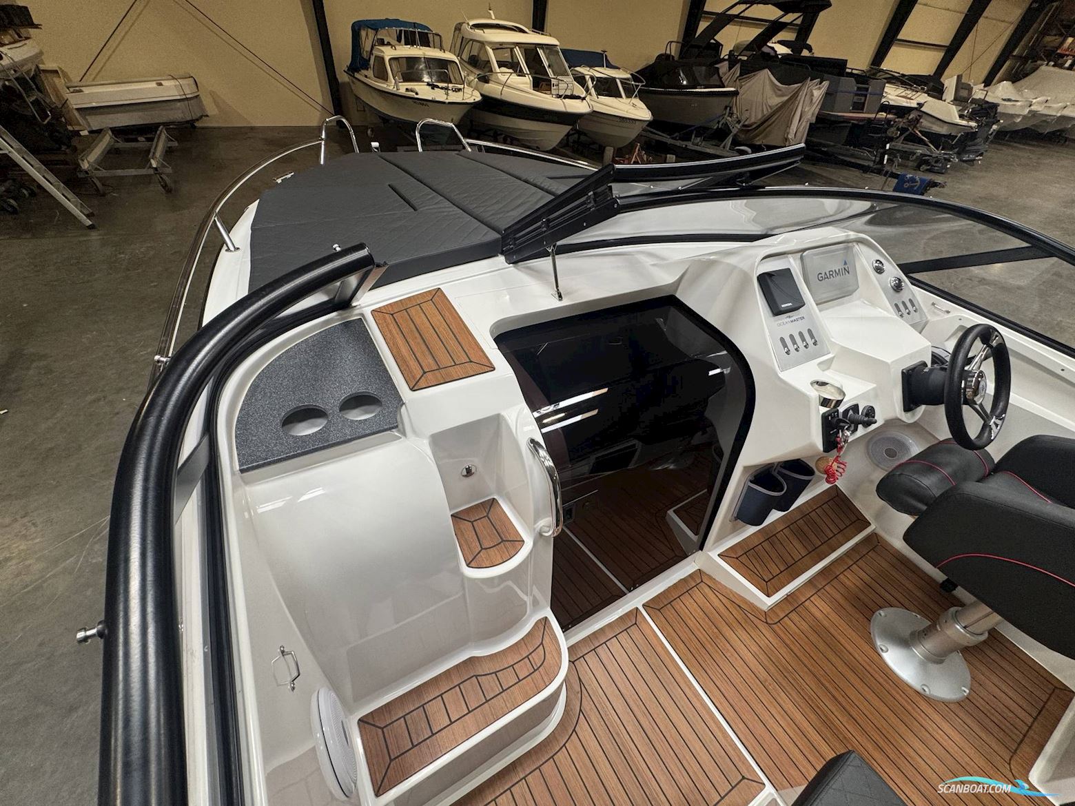 Oceanmaster 680DC m/ 250 Honda 4-Takt Kun 60 Timer