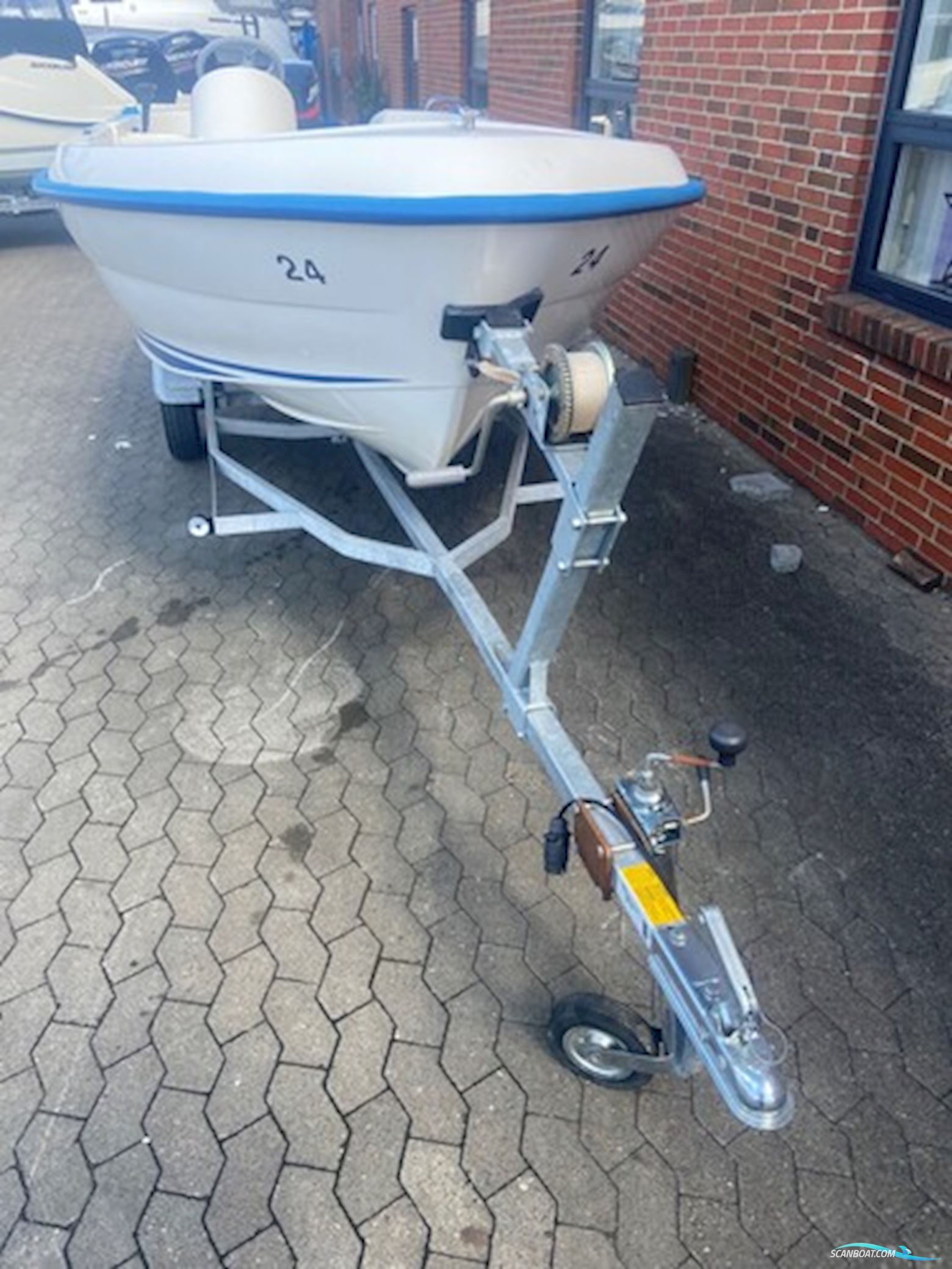 Ørnvik 410 m/Mercury 25 hk 2-takt og Variant trailer