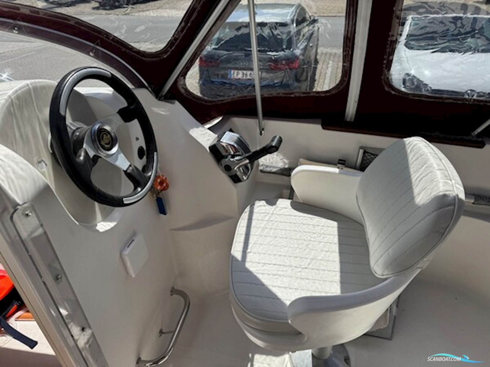 Ørnvik 470 Cruiser med 50 hk Mercury-EFI og 1000 kg Brenderup bådtrailer med el-spil