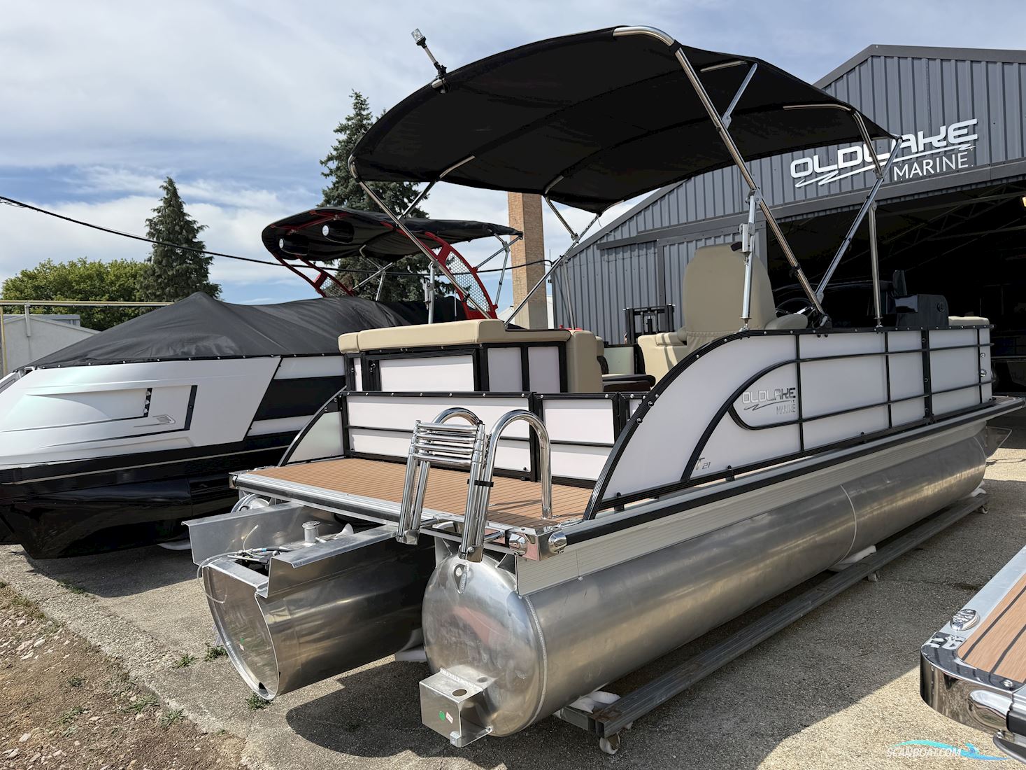 Old Lake Marine T21 Pontoon