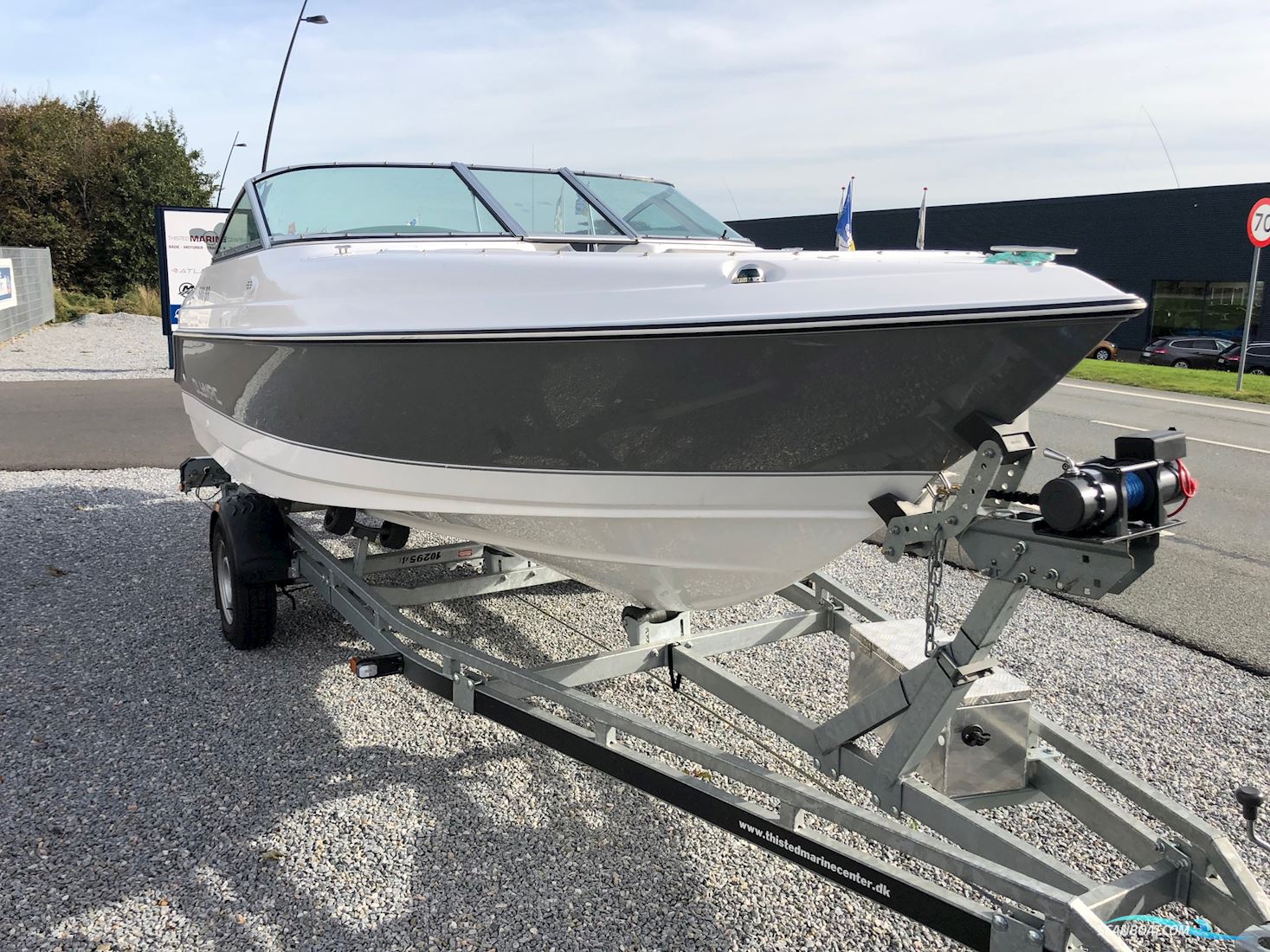 Olympic 580 Bowrider Med Mercury 115 hk CT