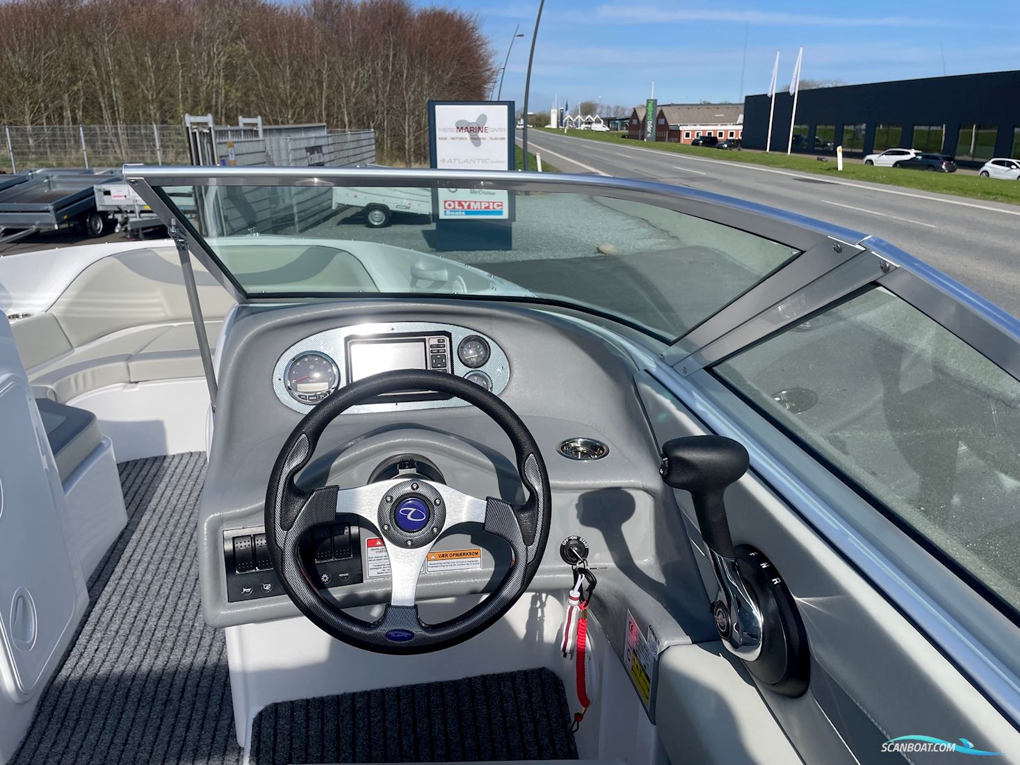 Olympic 580 Bowrider Med Mercury 115 hk CT