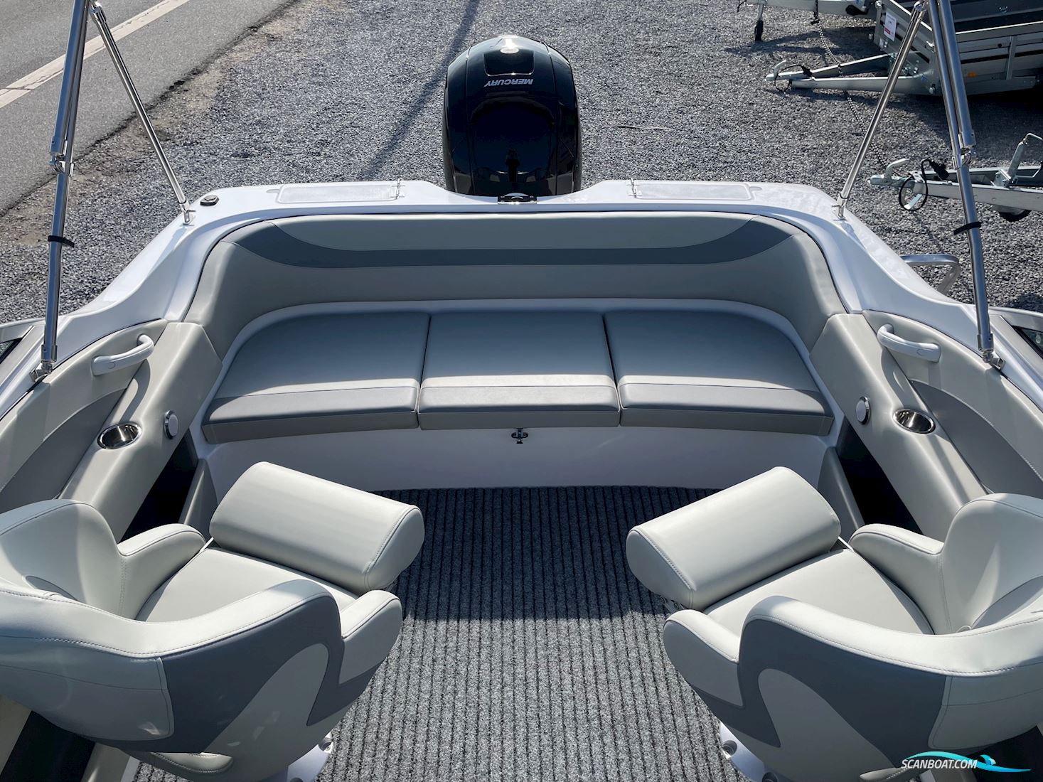 Olympic 580 Bowrider Med Mercury 115 hk CT