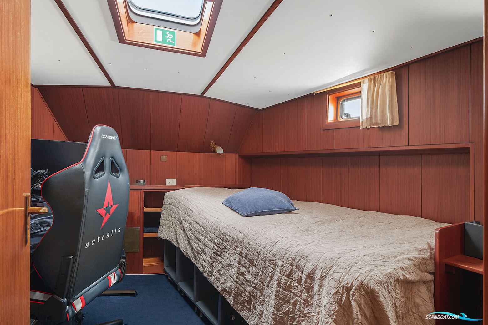 OneOff 92 - Lady Marjan