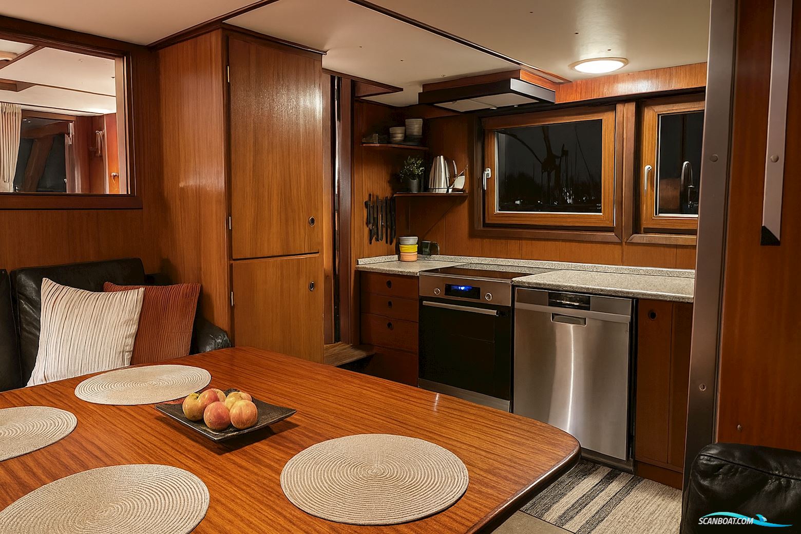 OneOff 92 - Lady Marjan