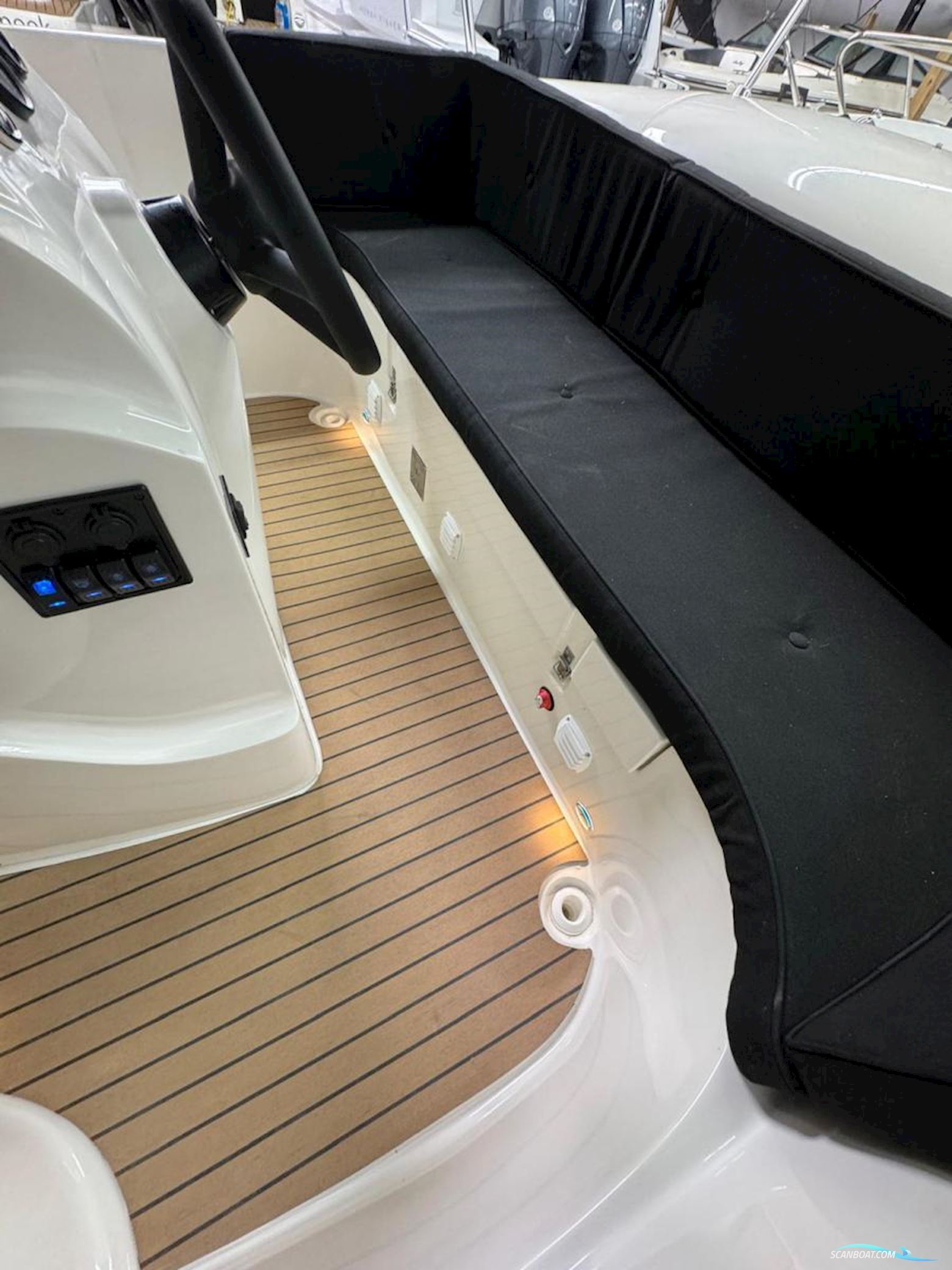 Oud Huijzer 578 Tender