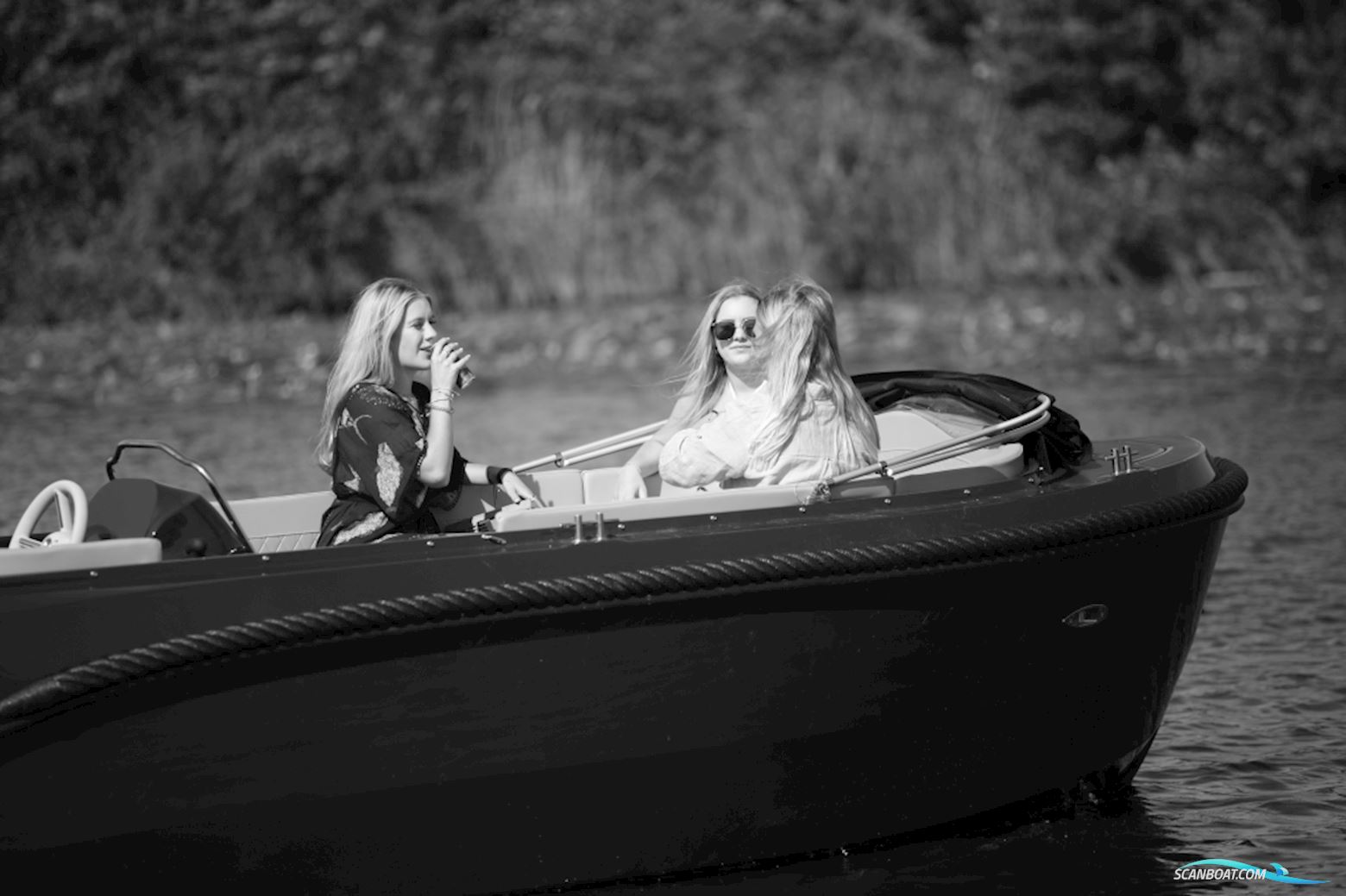 Oud Huijzer 600 Tender al 24 JAAR KWALITIEIT !!