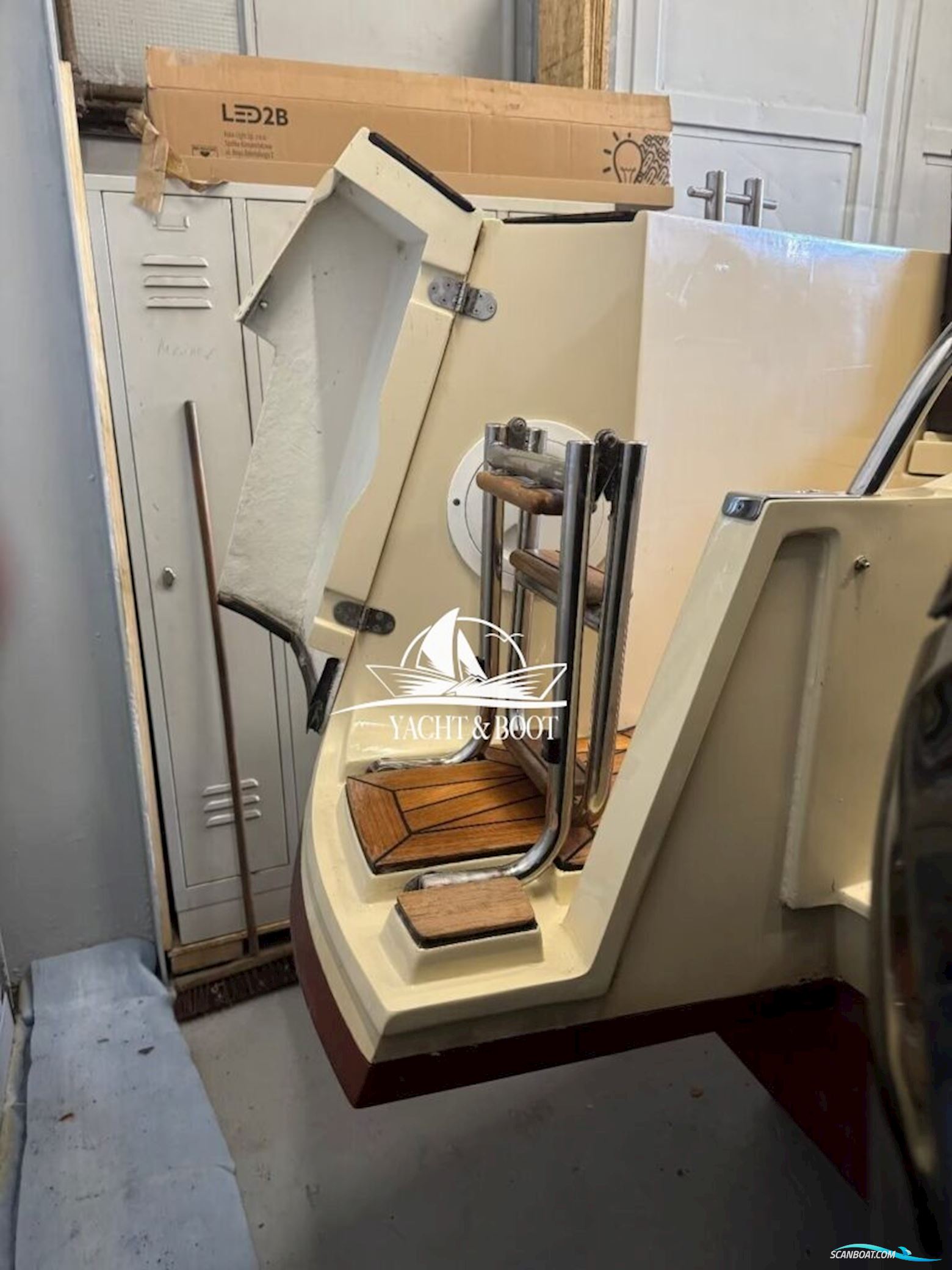 Oud Huijzer 700 Cabine