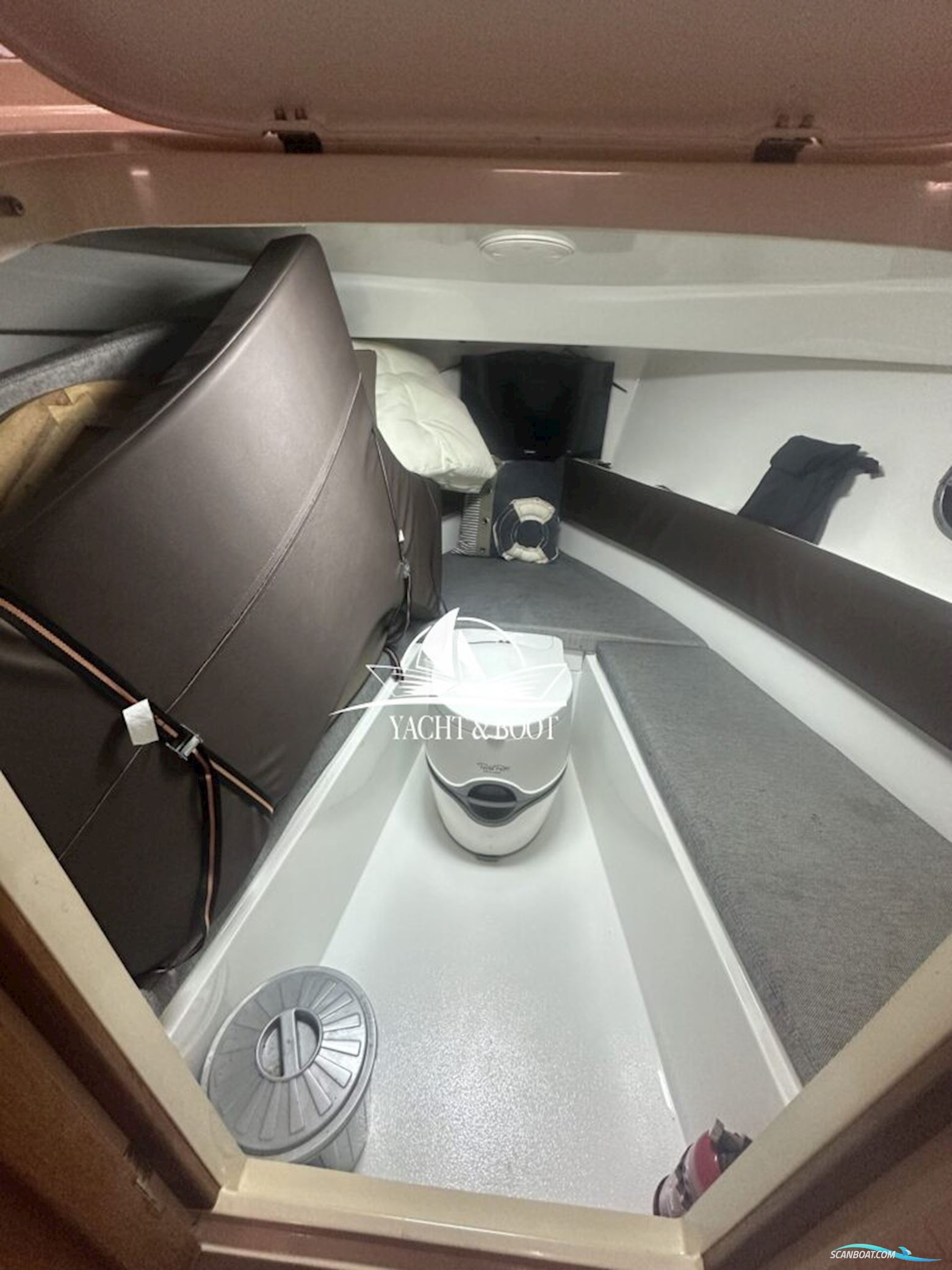 Oud Huijzer 700 Cabine