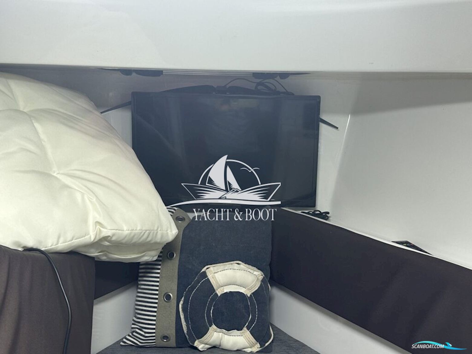 Oud Huijzer 700 Cabine