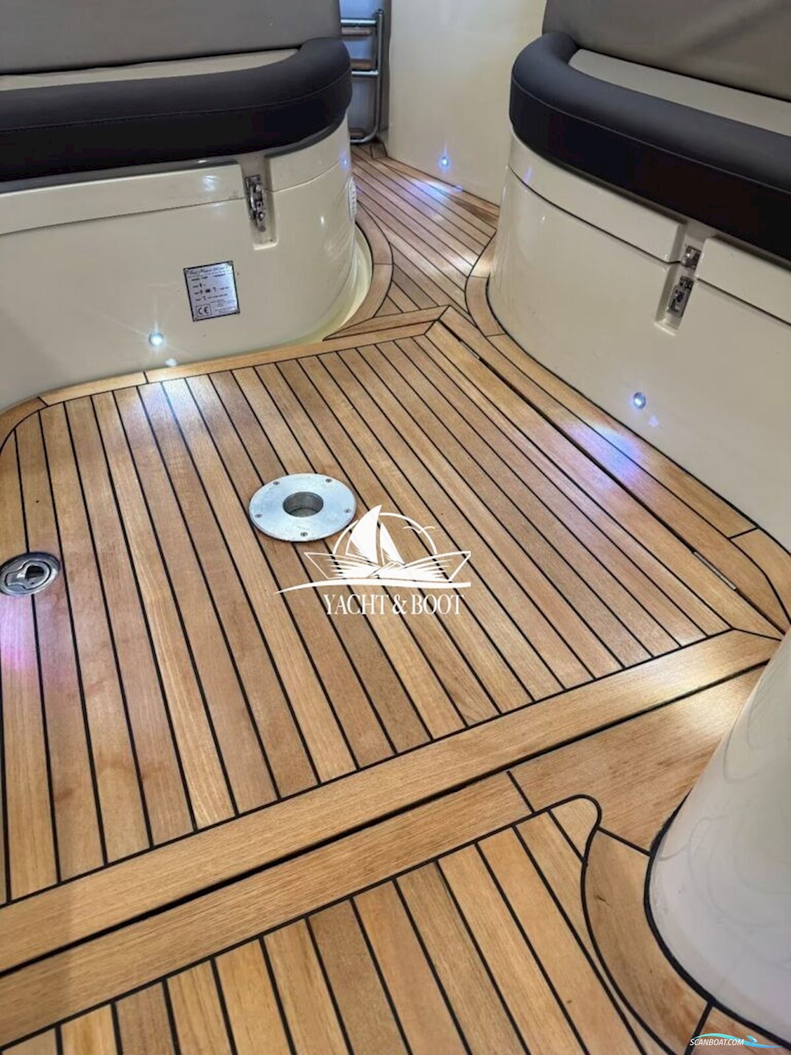 Oud Huijzer 700 Cabine