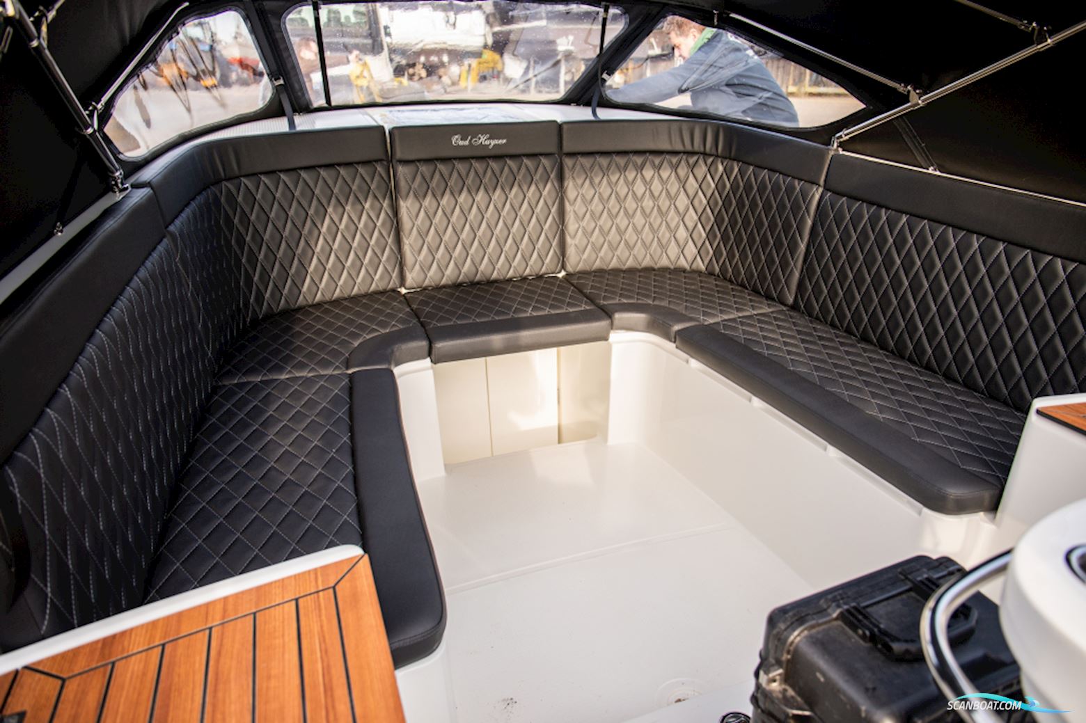 Oud Huijzer 740 Tender