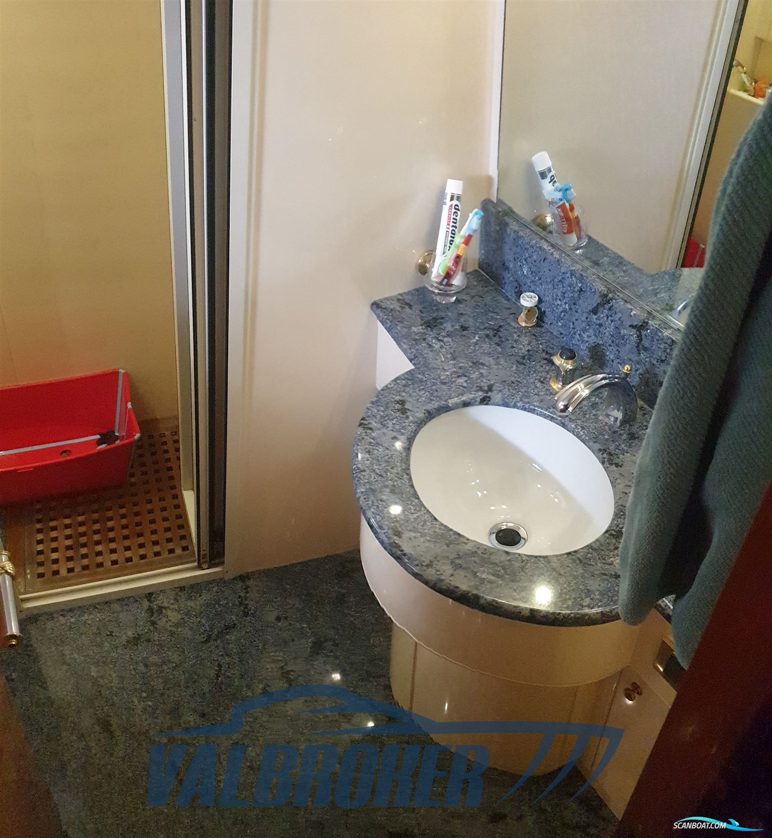 Overmarine Mangusta 72