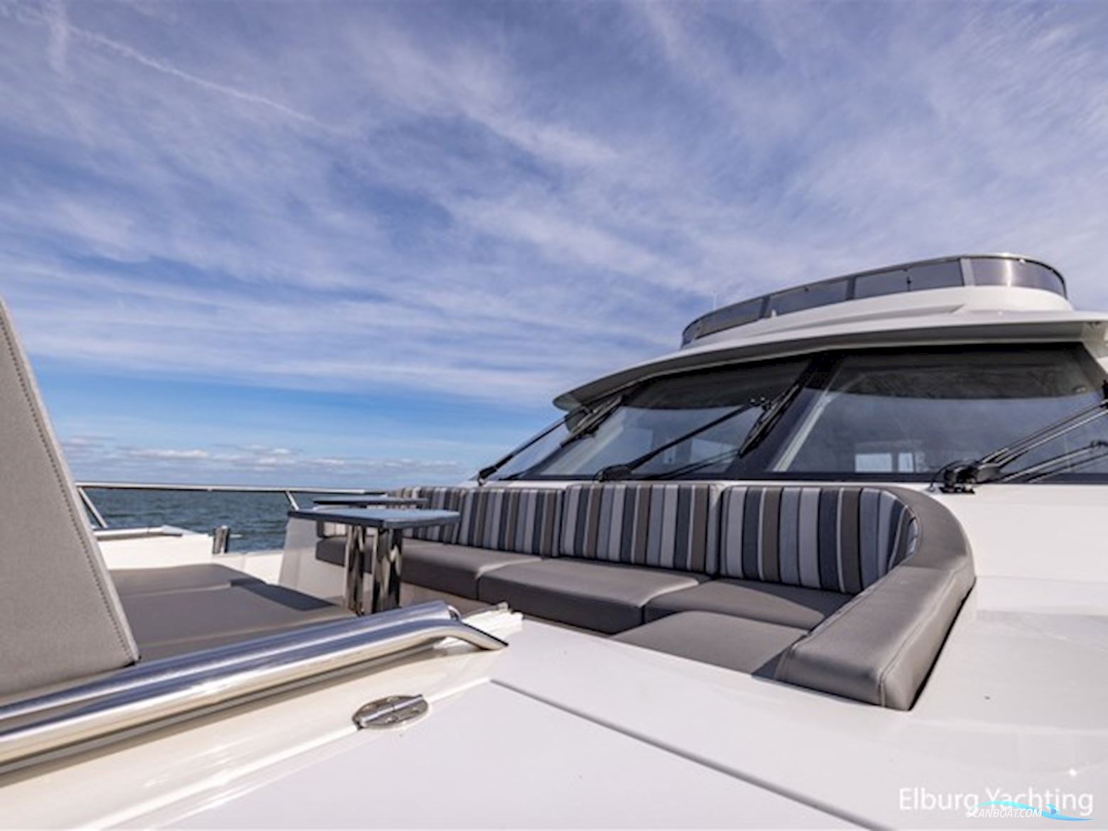 Pacific Pearl Fly 21.00  - CB  - Stabilizers