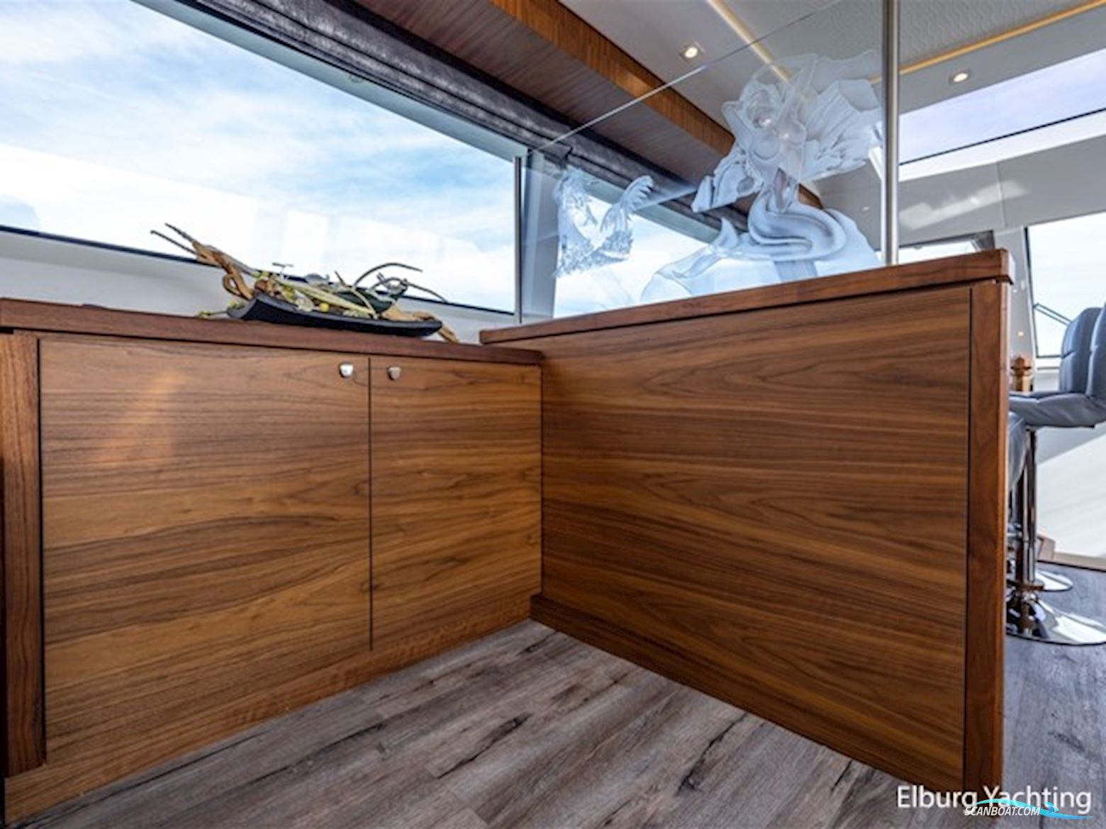 Pacific Pearl Fly 21.00 - CB - Stabilizers