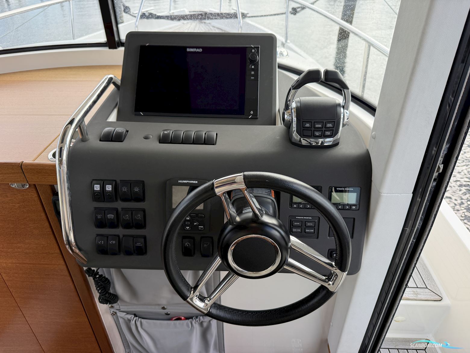Paragon 31 Cabin
