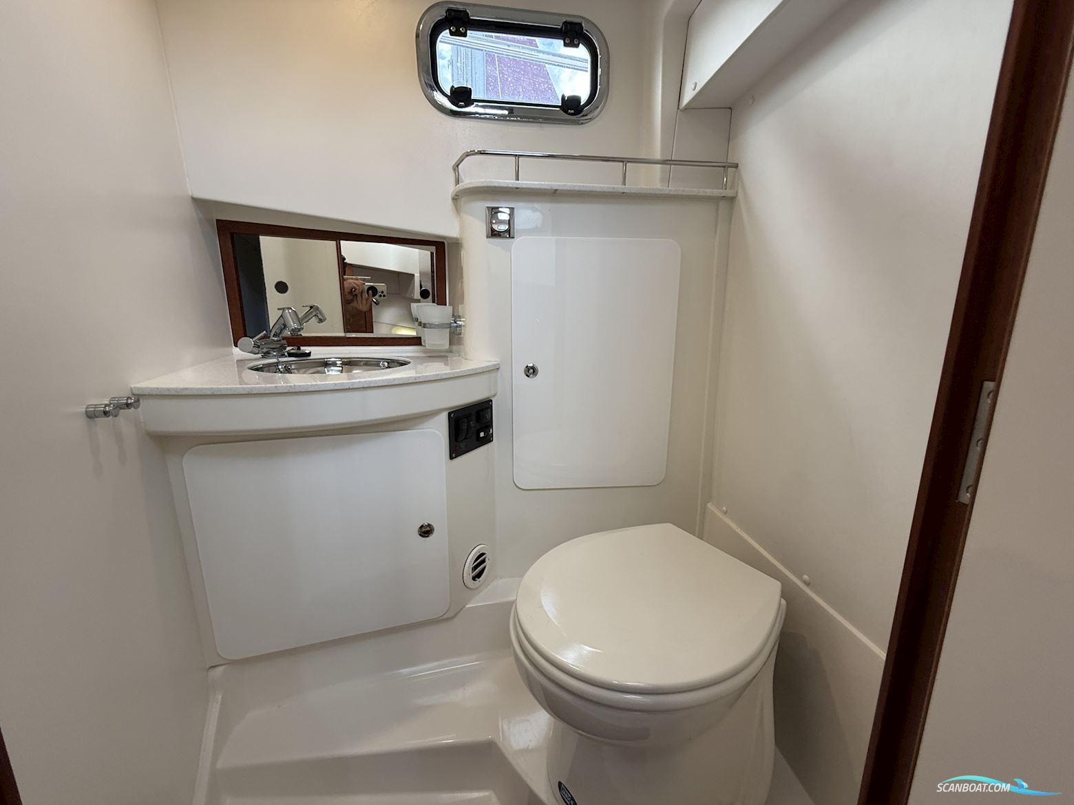 Paragon 31 Cabin