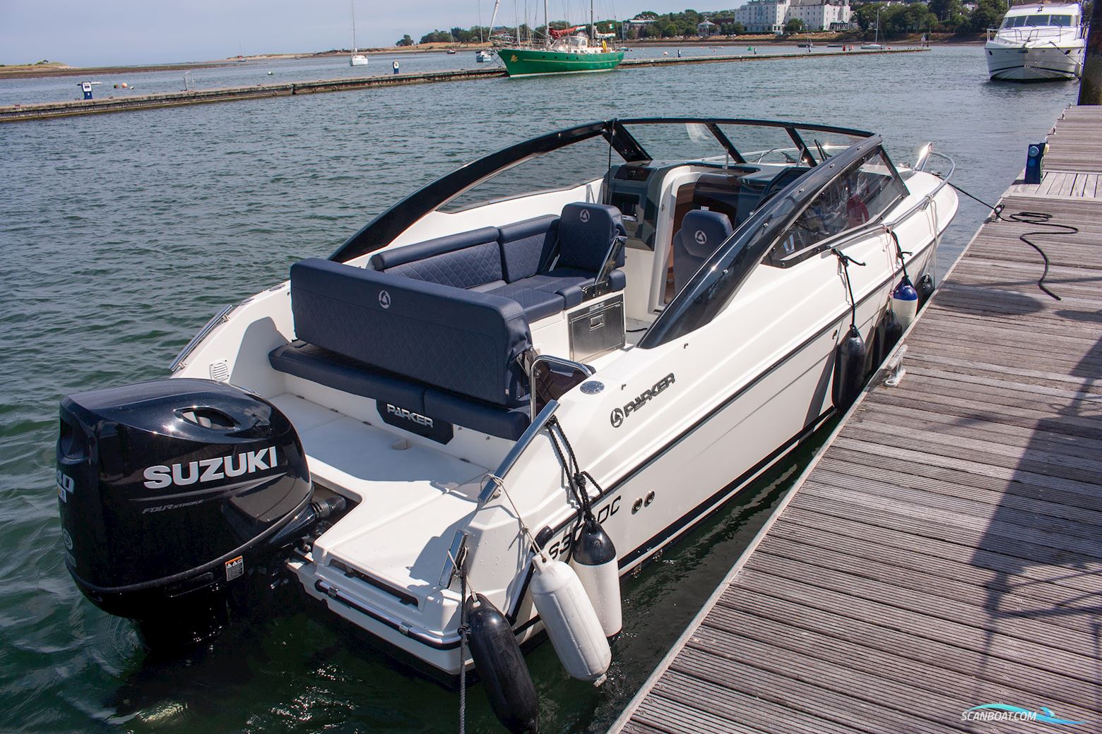 Parker 630 Day Cruiser