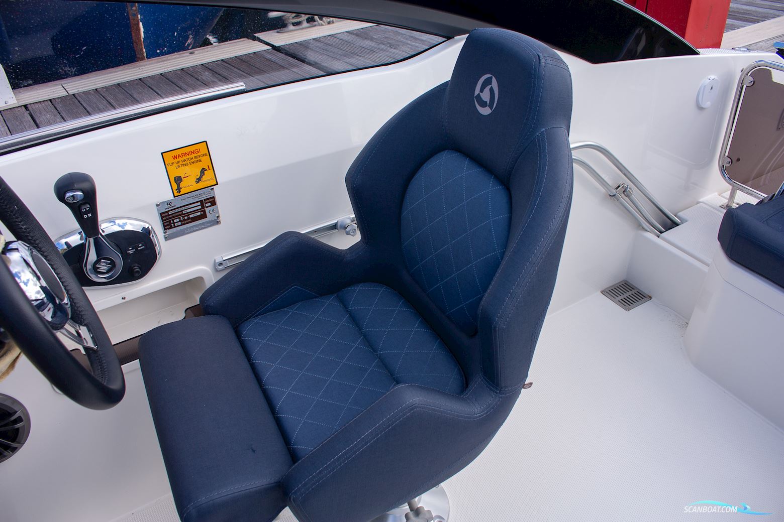 Parker 630 Day Cruiser