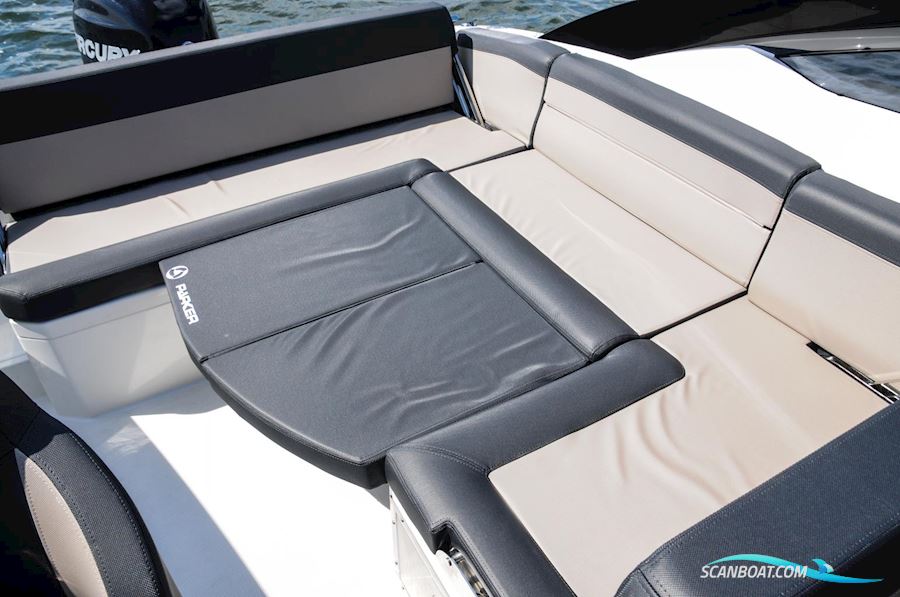 Parker 690 Day Cruiser