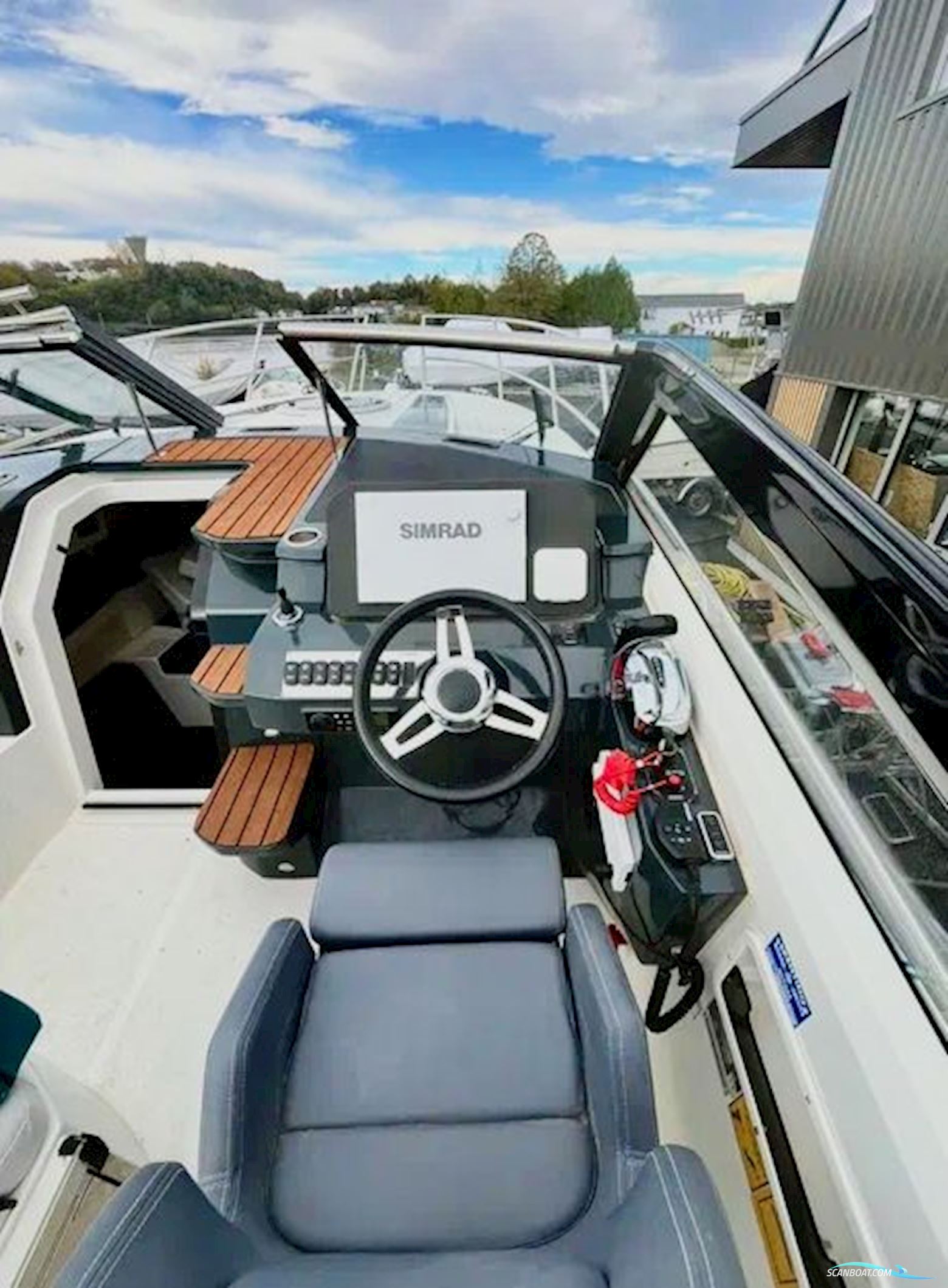 Parker 800 Cruiser