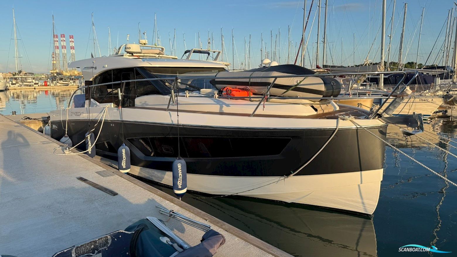 Parker MONACO 110 - 2X 300 PS