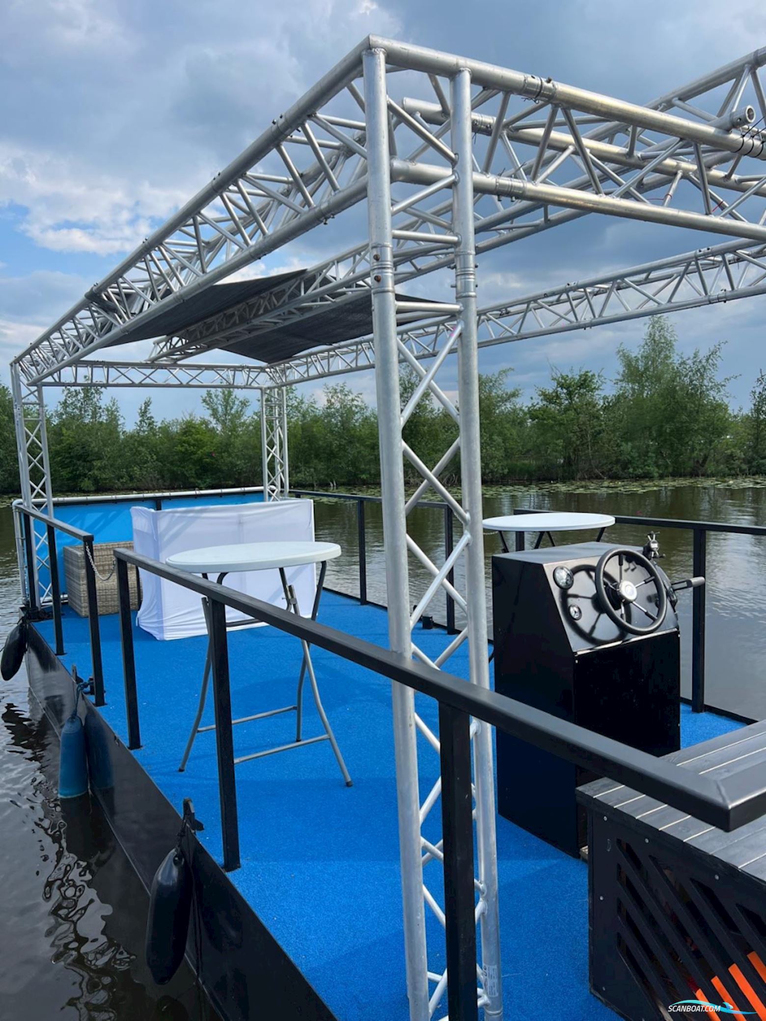 Partyboot Staal Pontoon