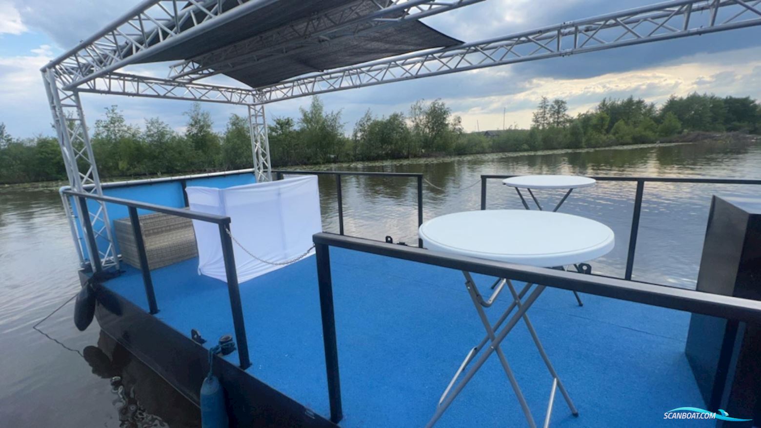 Partyboot Staal Pontoon