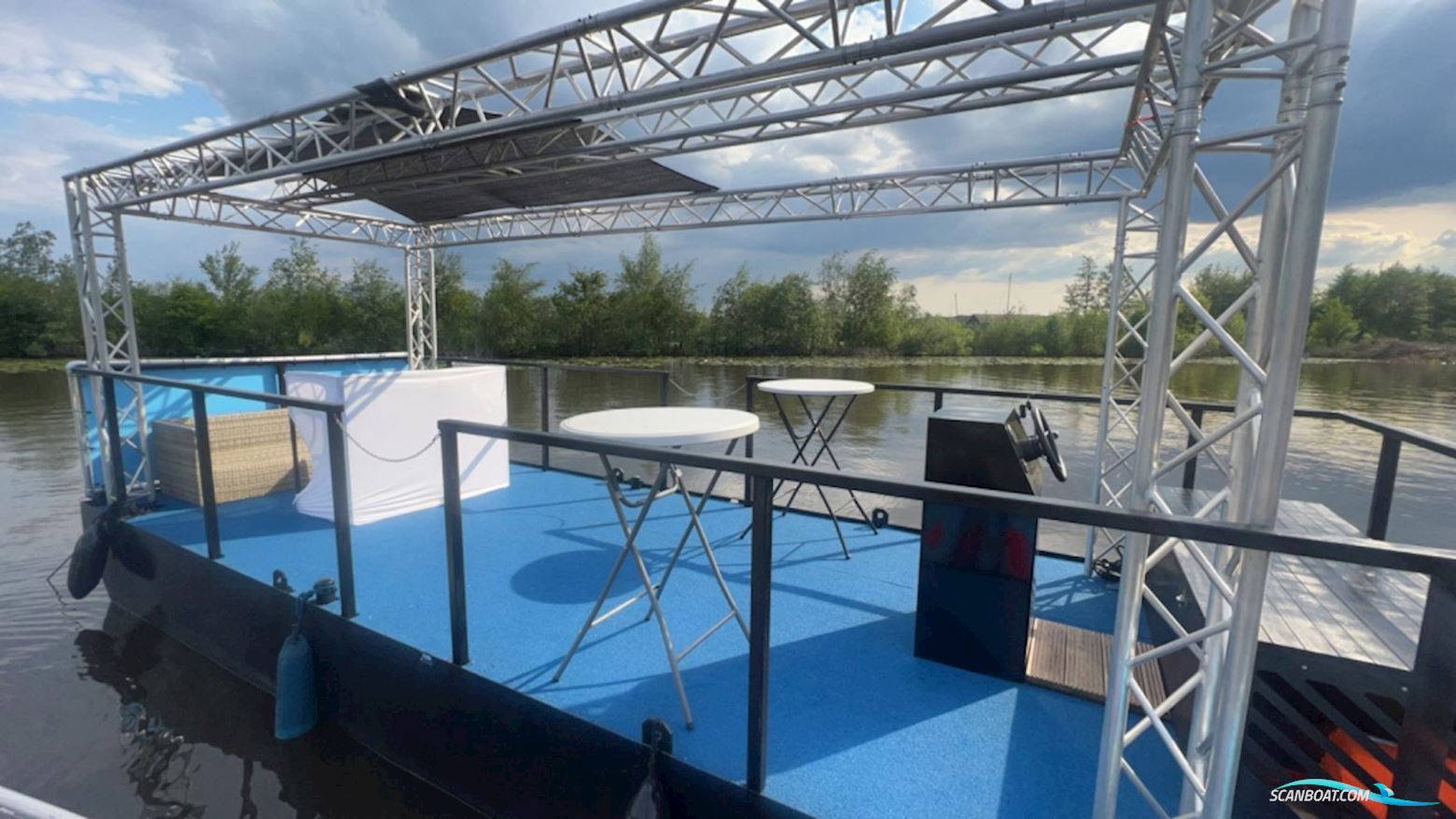 Partyboot Staal Pontoon