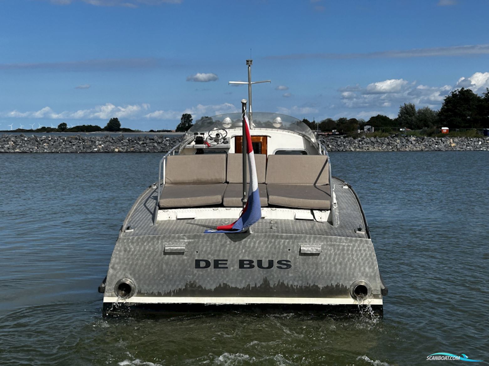 Patrouille Vaartuig 1100 Met Ruim Zonnedek!