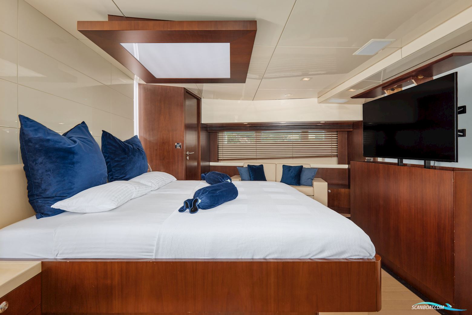 Peer Gynt Big Rubber Duck