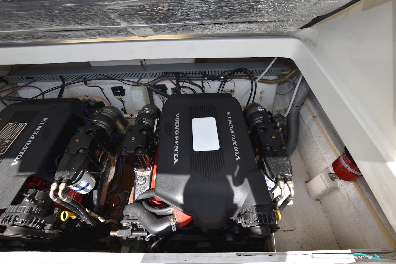 Performance Cruising 907