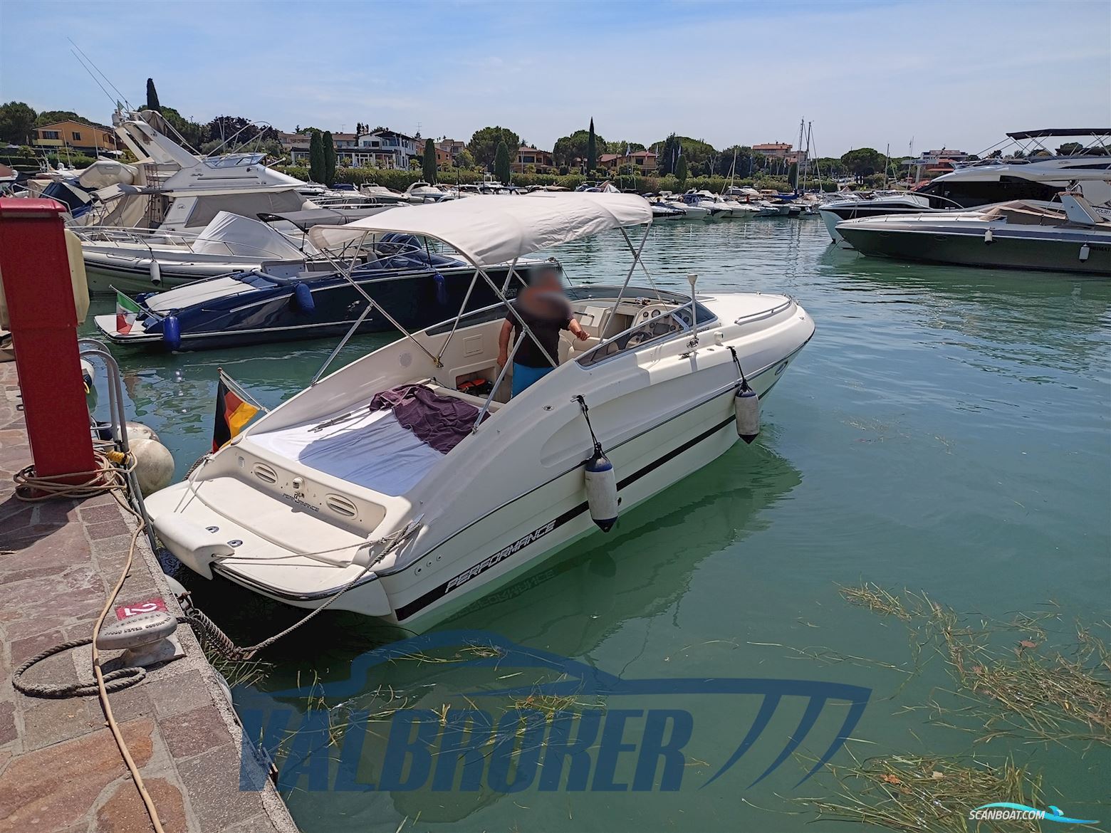 Performance Marine 807 Performance